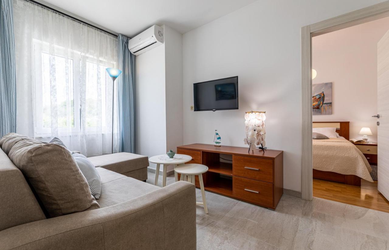 Apartments Maja&Sanja Baska  Bagian luar foto