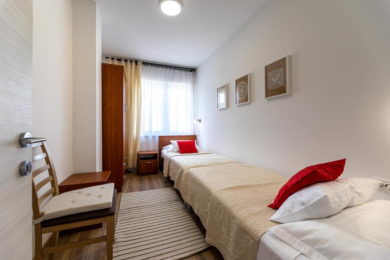 Apartments Maja&Sanja Baska  Bagian luar foto