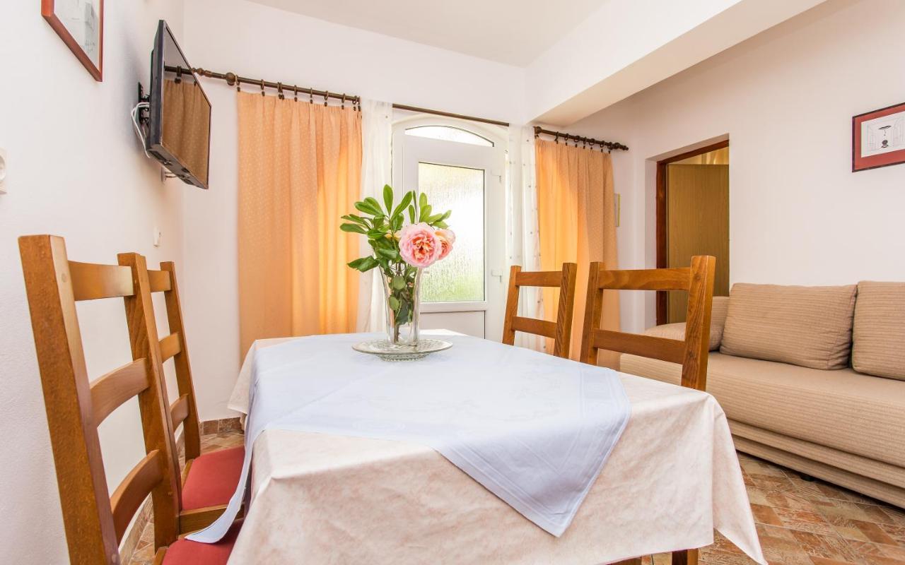 Apartments Maja&Sanja Baska  Bagian luar foto