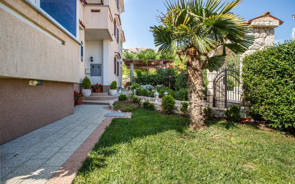 Apartments Maja&Sanja Baska  Bagian luar foto