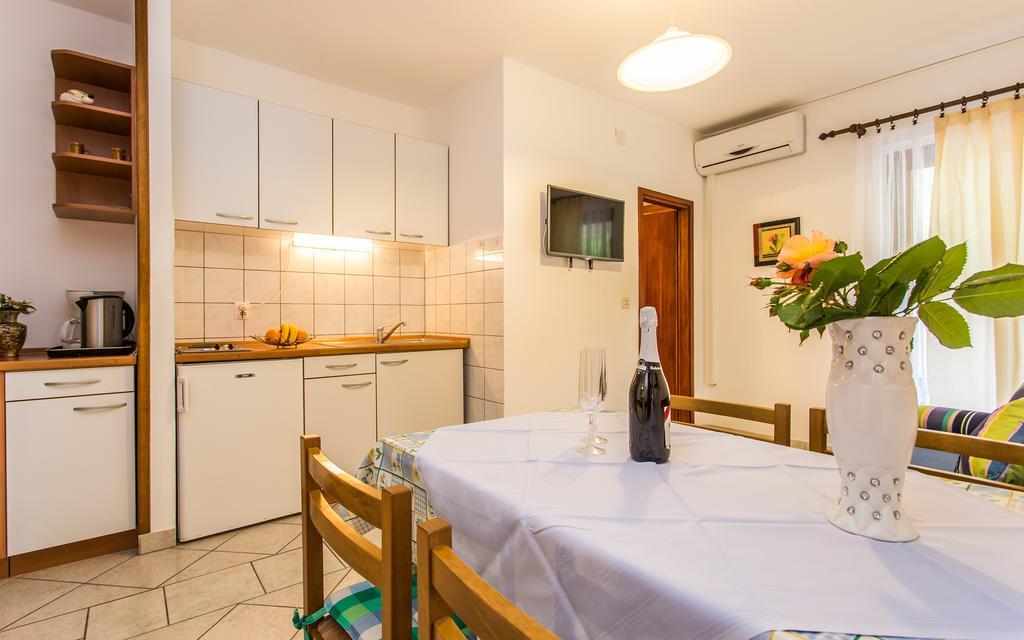 Apartments Maja&Sanja Baska  Bagian luar foto